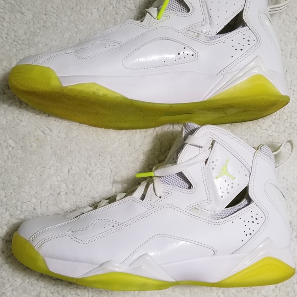 Jordan 7 True Flight White and Volt Ice (2013) - Picture 9 of 9